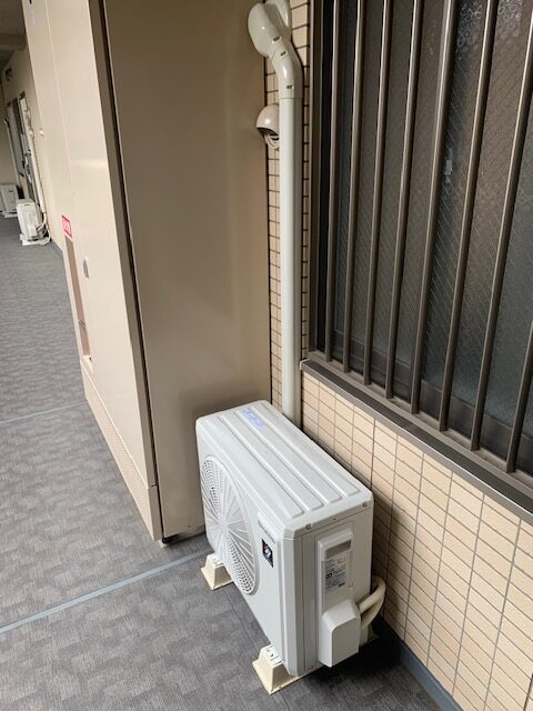 モノリス電気エアコン工事専門！！